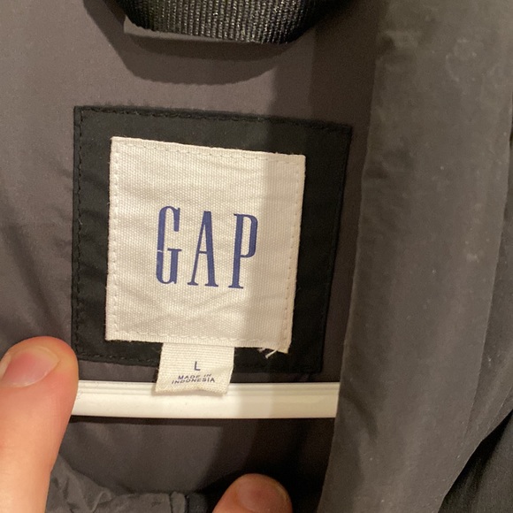Gap Large Black Vest - Picture 2 of 2